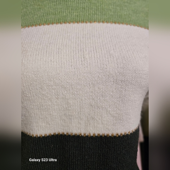 Green Color Block Patchwork Sweater - Picture 3 of 9